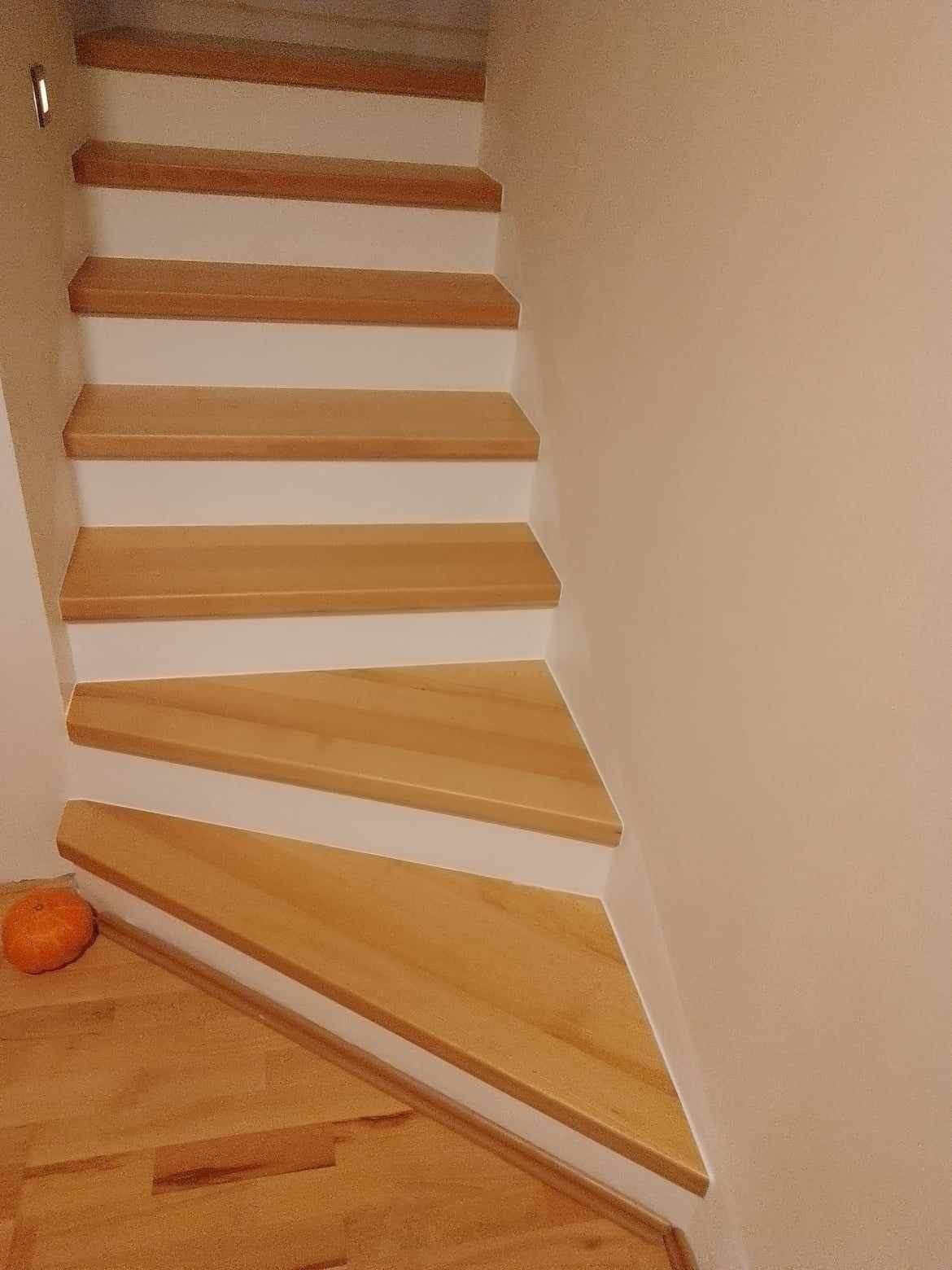 Hotové schody na míru s trojúhelníkovými stupni